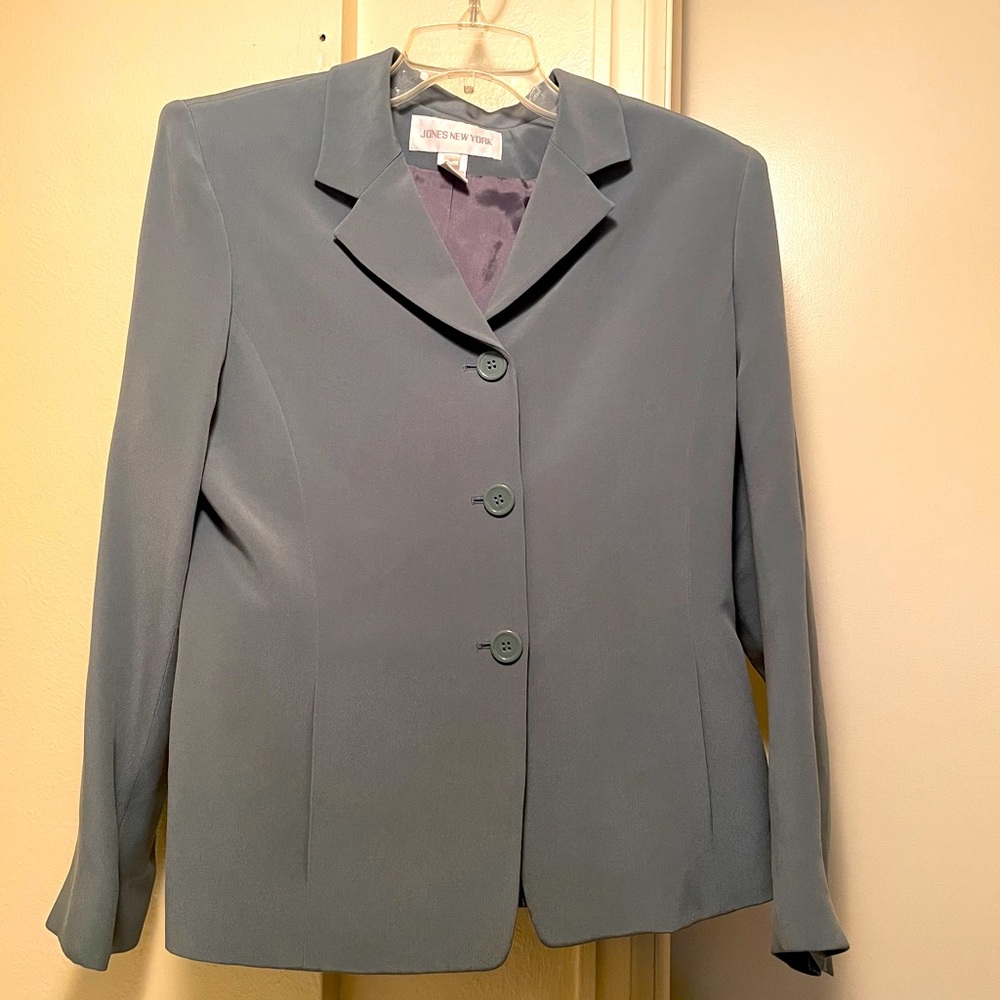 Ladies 2 piece silk suit